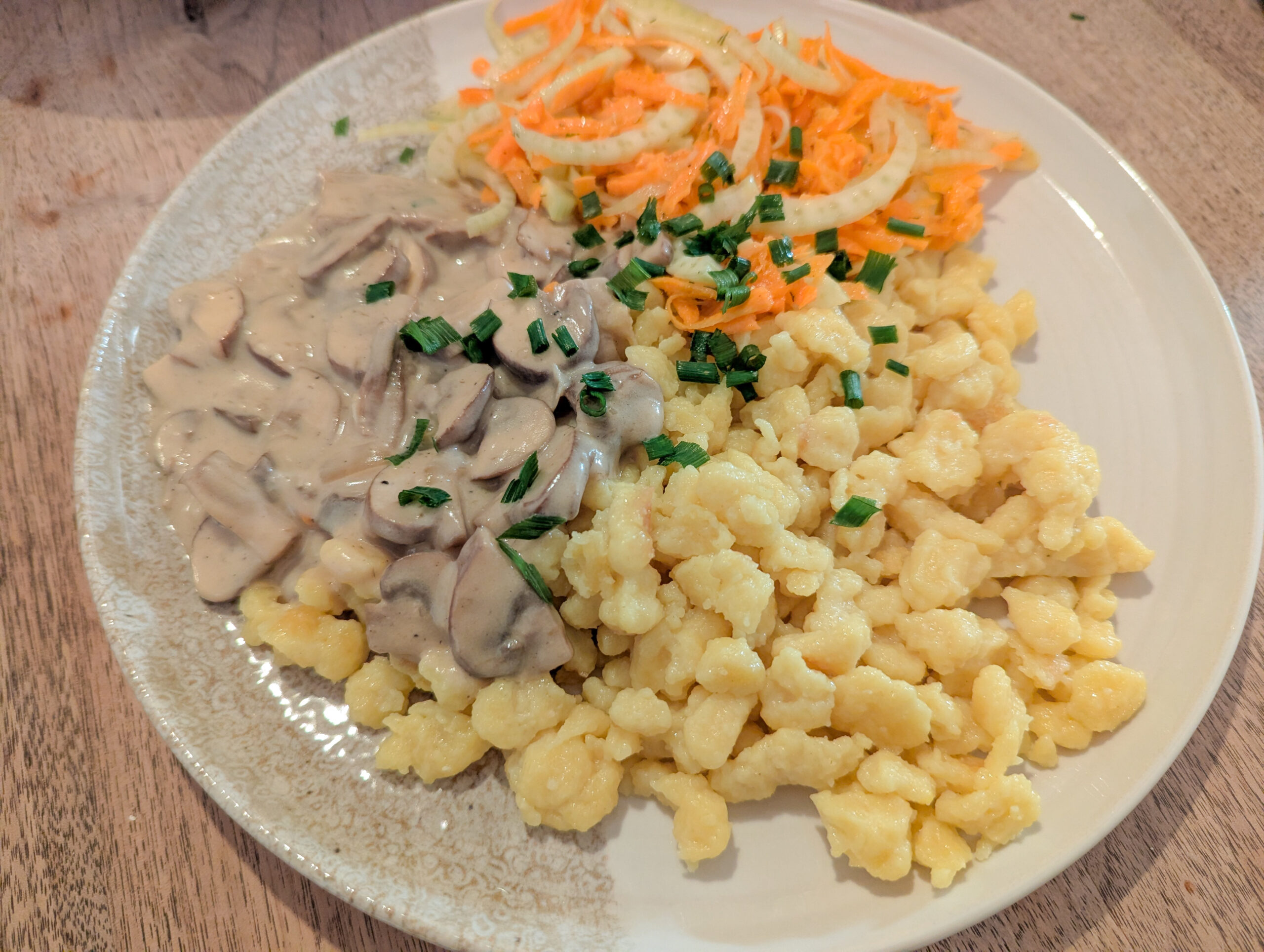 Spätzlis safran & ragoût de champignons